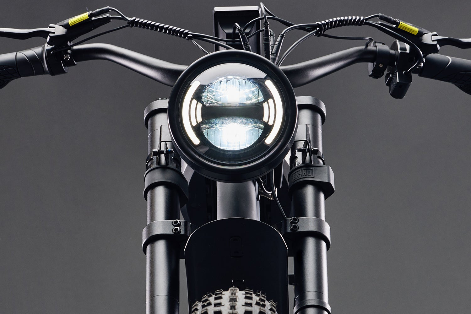 Integrated front and rear blinkers on Flight Risk bike