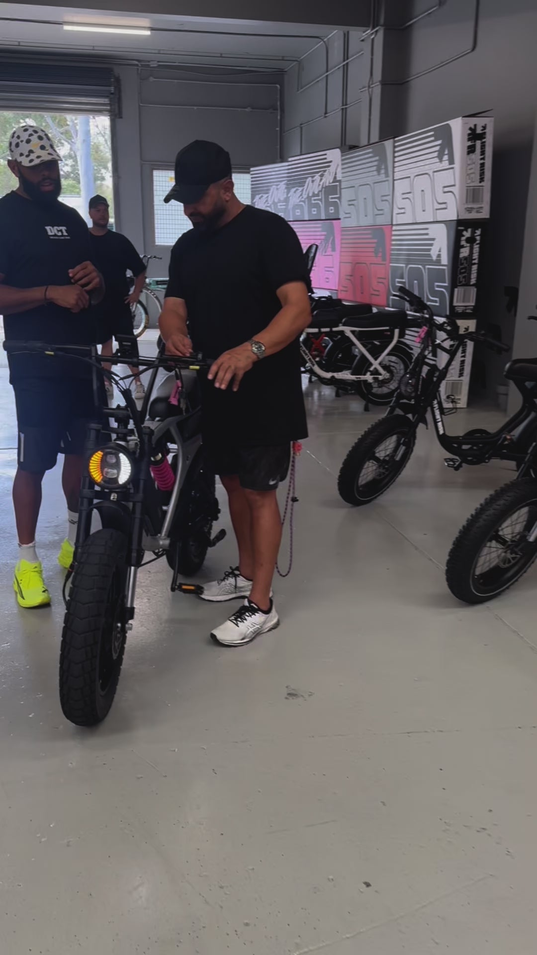 Load video: FR555 - Pink